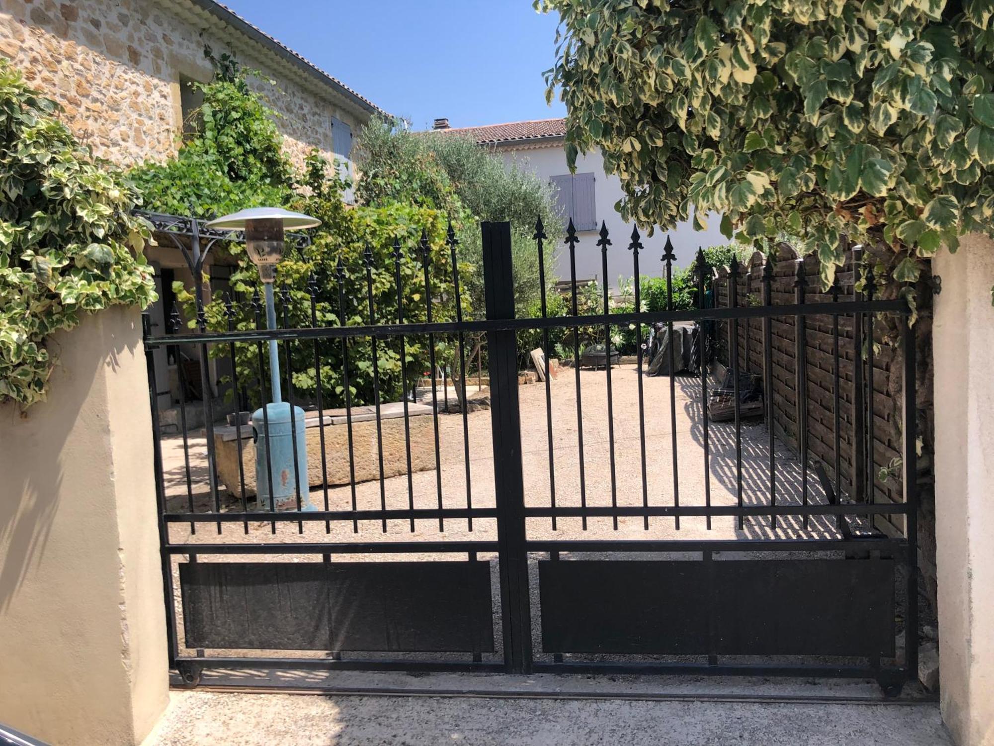 Maison De Village En Duo Avec 150M2 Au Rdc Et La Suite Parentale Ou En Famille Avec 4 Chambres 250M2 Interieur Montfaucon  Exterior photo